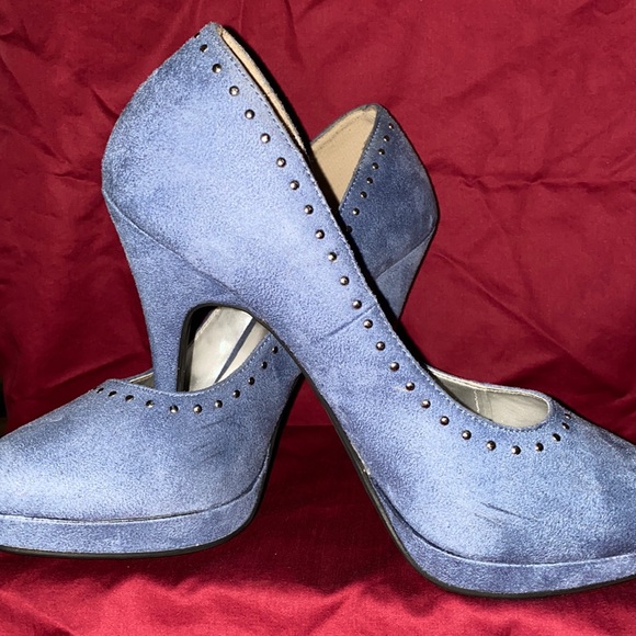 Some thing blue! City Streets 👠 - Picture 11 of 11